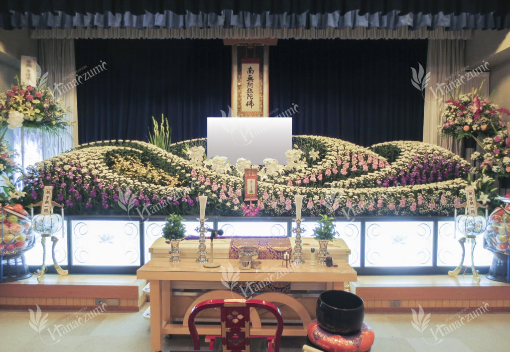 3間半花祭壇 株式会社 花泉 冠婚葬祭 イベント等の花装飾 生花祭壇 供花 演出 ブライダル 葬儀 イベント